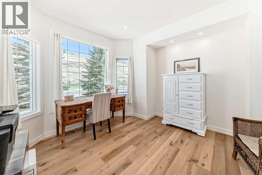 44 Eagleview Heights, Cochrane, Alberta  T4C 1P8 - Photo 28 - A2298220