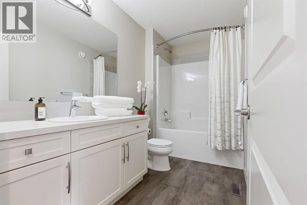 132 Sundown Way, Cochrane, Alberta  T4C 2M6 - Photo 32 - A2303130