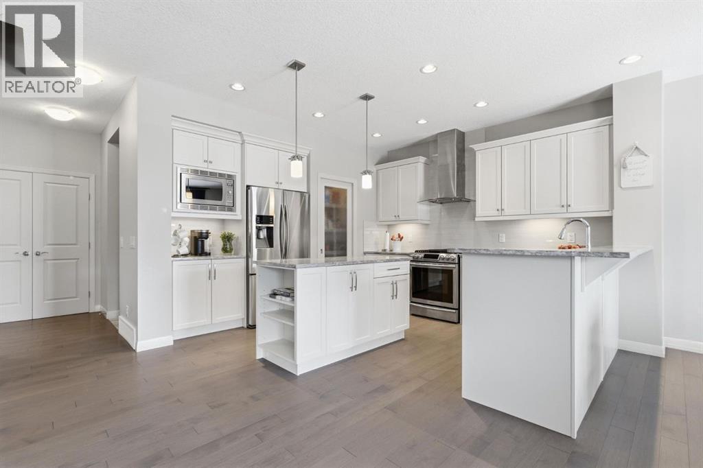 132 Sundown Way, Cochrane, Alberta  T4C 2M6 - Photo 2 - A2303130