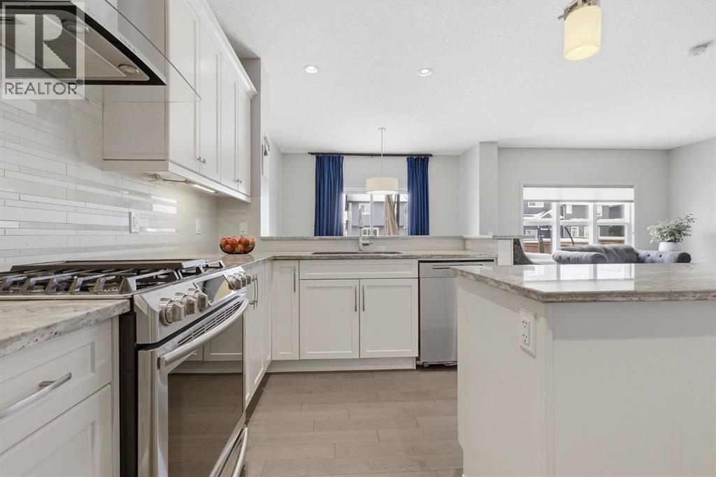 132 Sundown Way, Cochrane, Alberta  T4C 2M6 - Photo 4 - A2303130