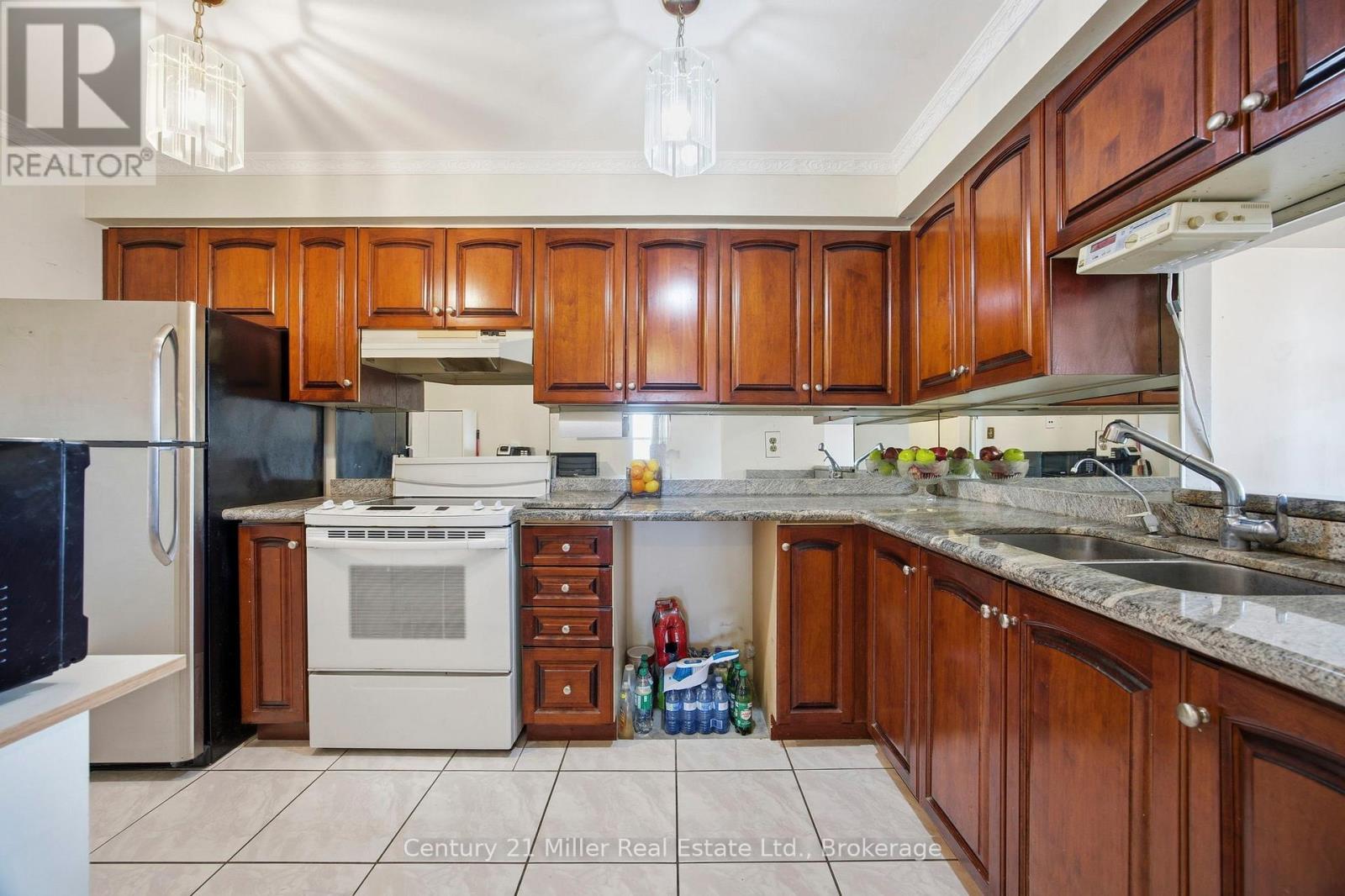 411 - 3845 Lake Shore Boulevard W, Toronto, Ontario  M8W 4Y3 - Photo 5 - W13038800