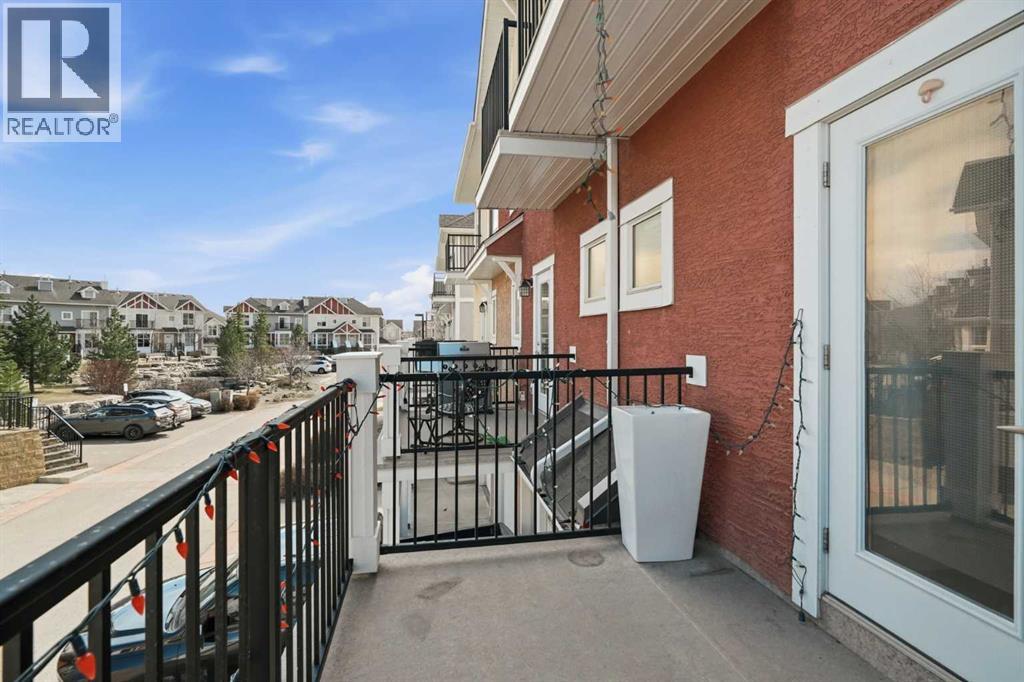 744 73 Street Sw, Calgary, Alberta  T3H 5V9 - Photo 13 - A2305016