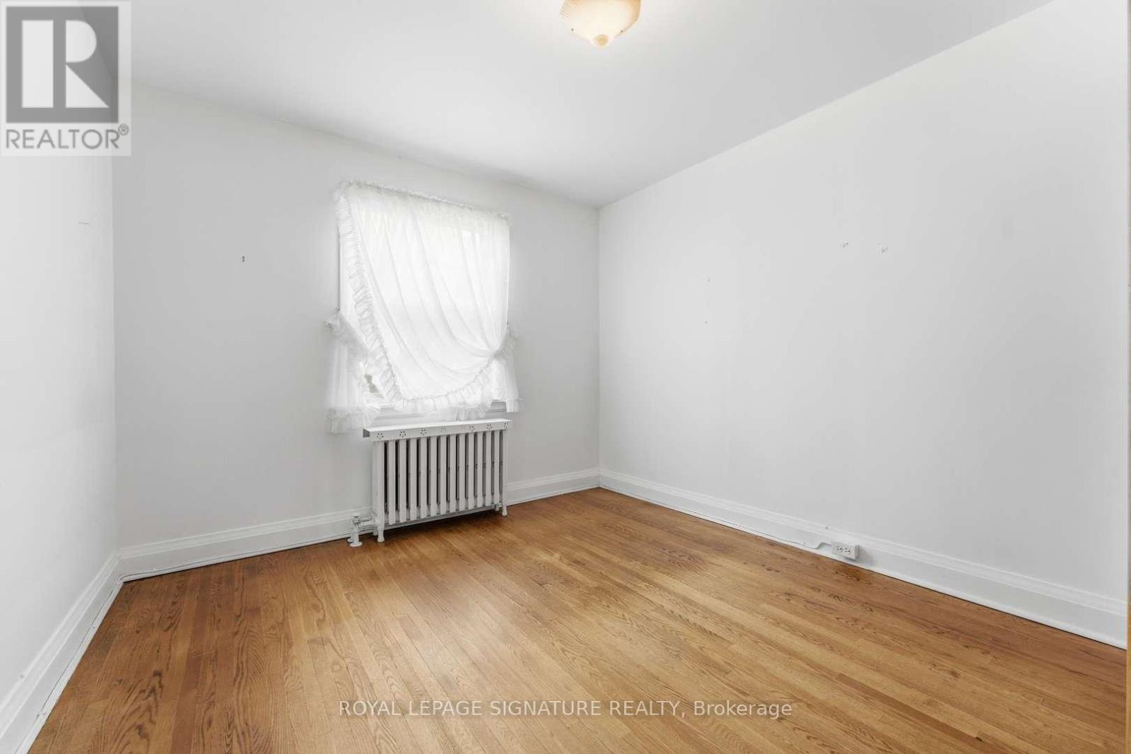 8 Memorial Park Avenue, Toronto, Ontario  M4J 2J6 - Photo 13 - E13048130