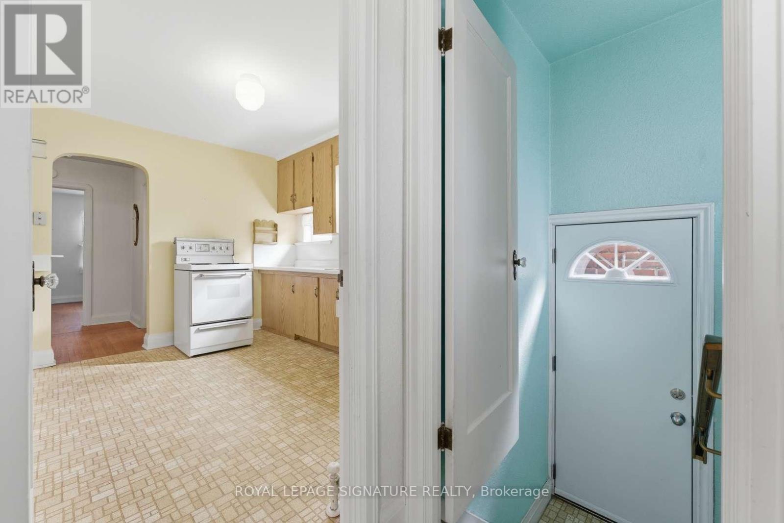 8 Memorial Park Avenue, Toronto, Ontario  M4J 2J6 - Photo 16 - E13048130