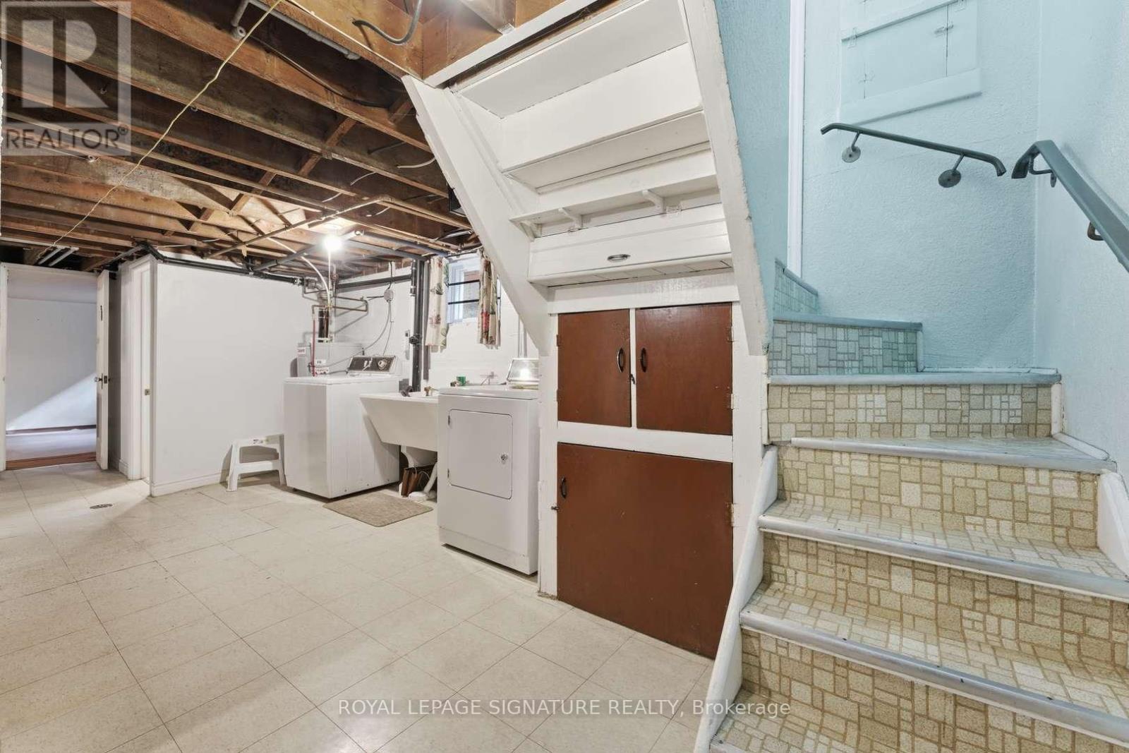 8 Memorial Park Avenue, Toronto, Ontario  M4J 2J6 - Photo 17 - E13048130