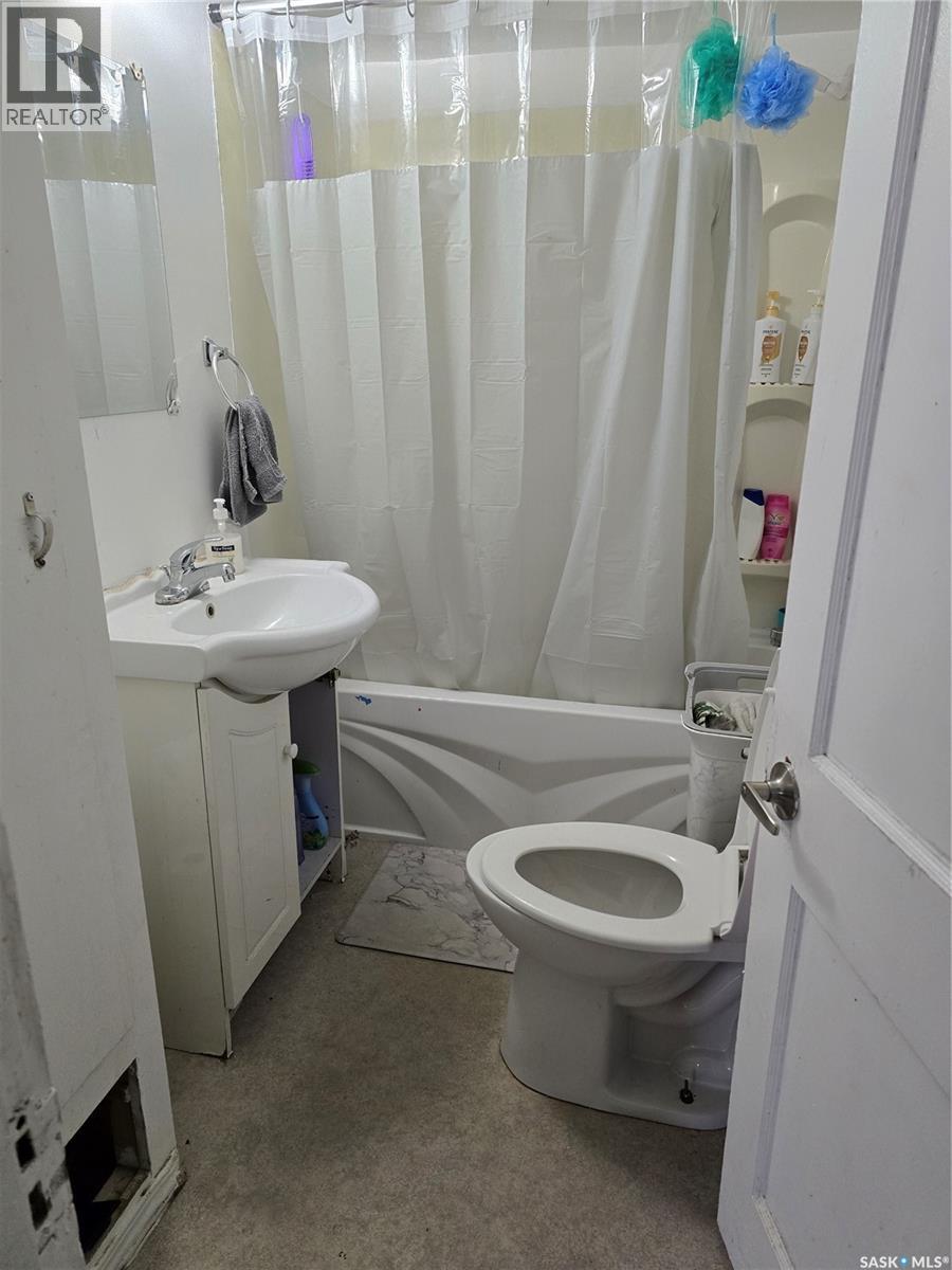1402 102nd Street, North Battleford, Saskatchewan  S9A 1G7 - Photo 10 - SK034029