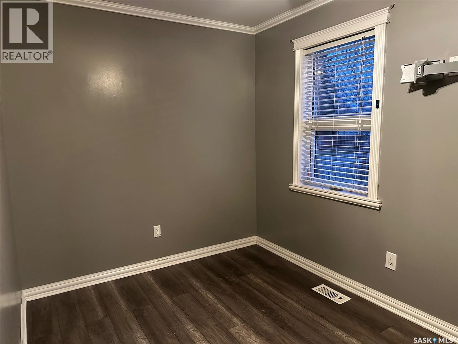 321 Walsh Street, Bienfait, Saskatchewan  S0C 0M0 - Photo 13 - SK034023