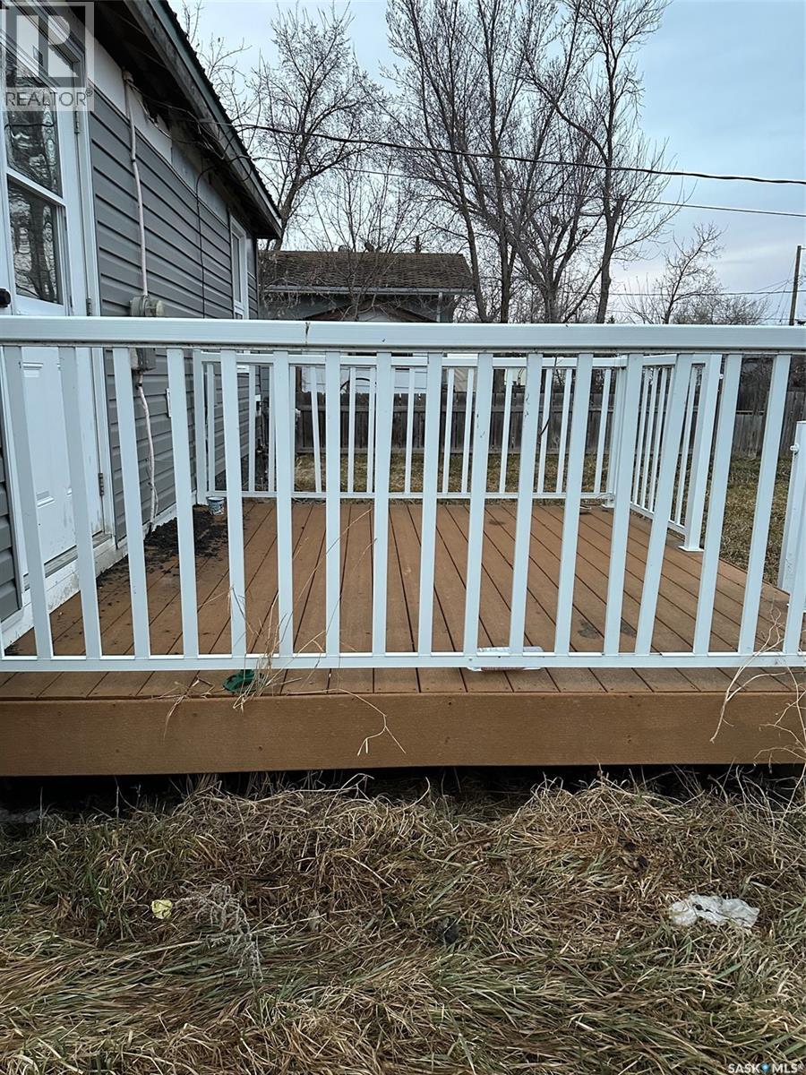 321 Walsh Street, Bienfait, Saskatchewan  S0C 0M0 - Photo 17 - SK034023