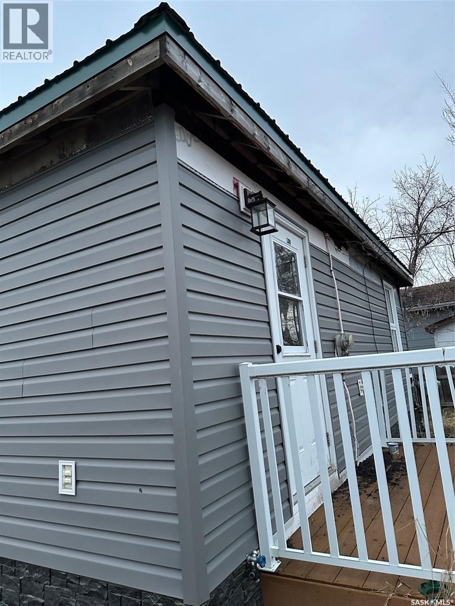 321 Walsh Street, Bienfait, Saskatchewan  S0C 0M0 - Photo 18 - SK034023