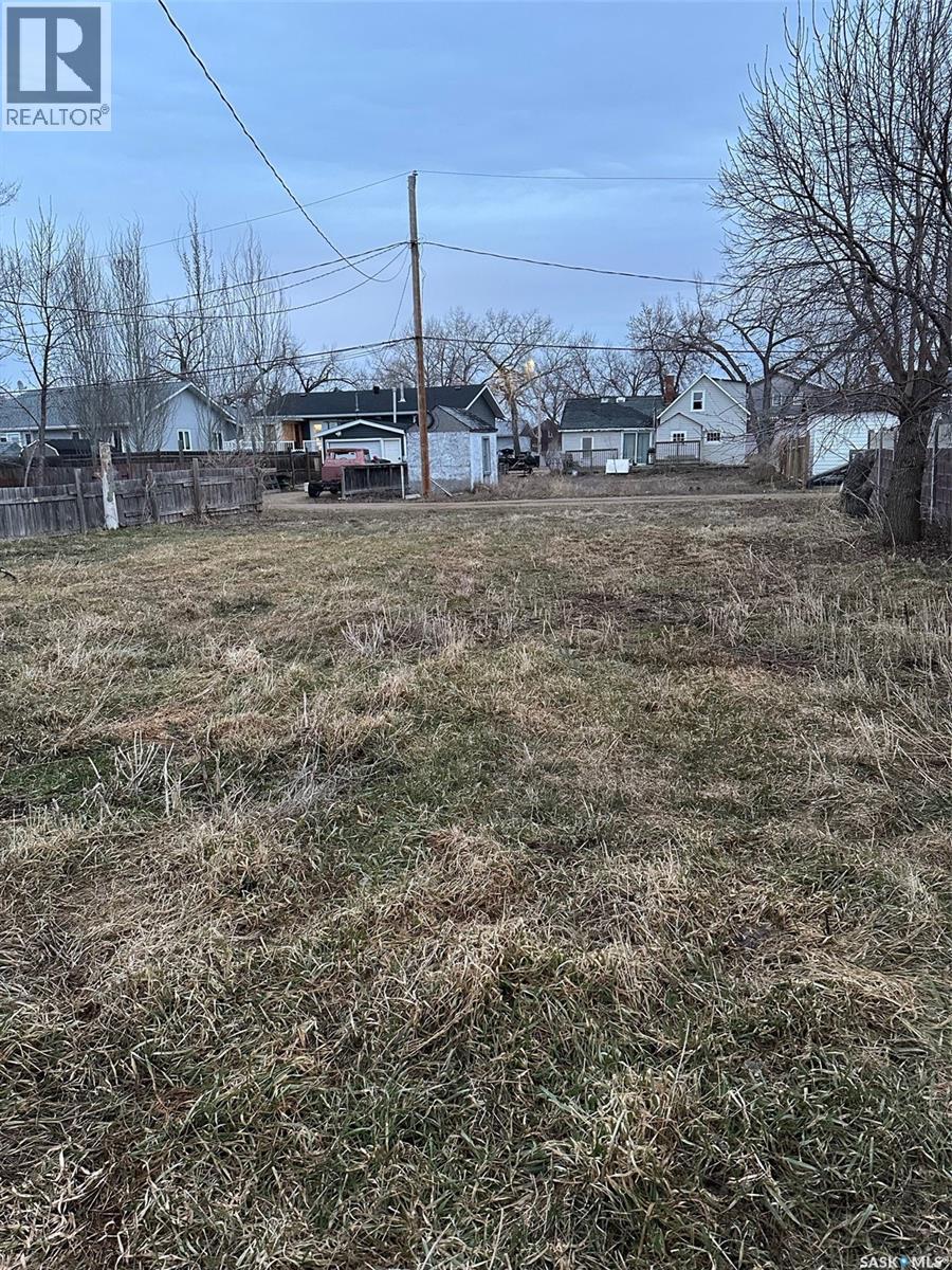 321 Walsh Street, Bienfait, Saskatchewan  S0C 0M0 - Photo 19 - SK034023