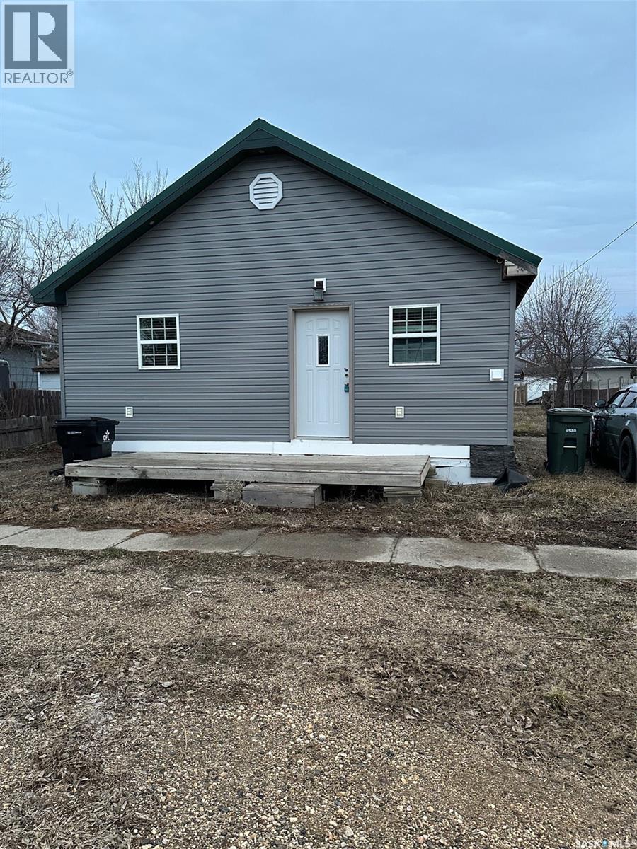 321 Walsh Street, Bienfait, Saskatchewan  S0C 0M0 - Photo 20 - SK034023
