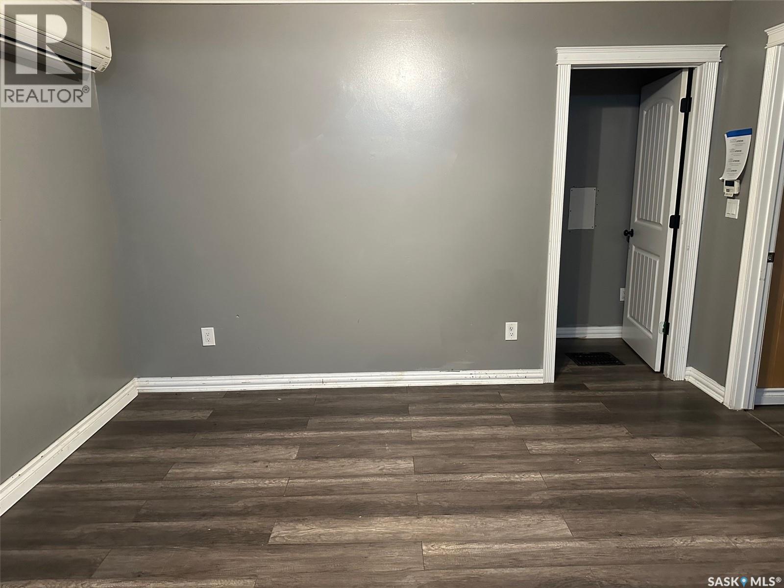 321 Walsh Street, Bienfait, Saskatchewan  S0C 0M0 - Photo 4 - SK034023