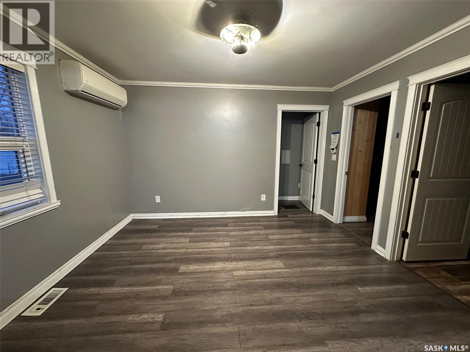 321 Walsh Street, Bienfait, Saskatchewan  S0C 0M0 - Photo 5 - SK034023