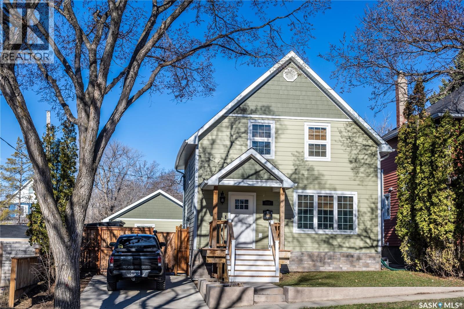 832 Algoma AVENUE, Moose Jaw, Saskatchewan