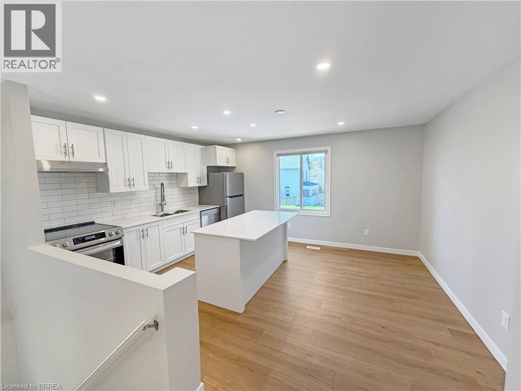 47 Walnut Street Unit# A, Paris, Ontario  N3L 2J4 - Photo 3 - 40824284