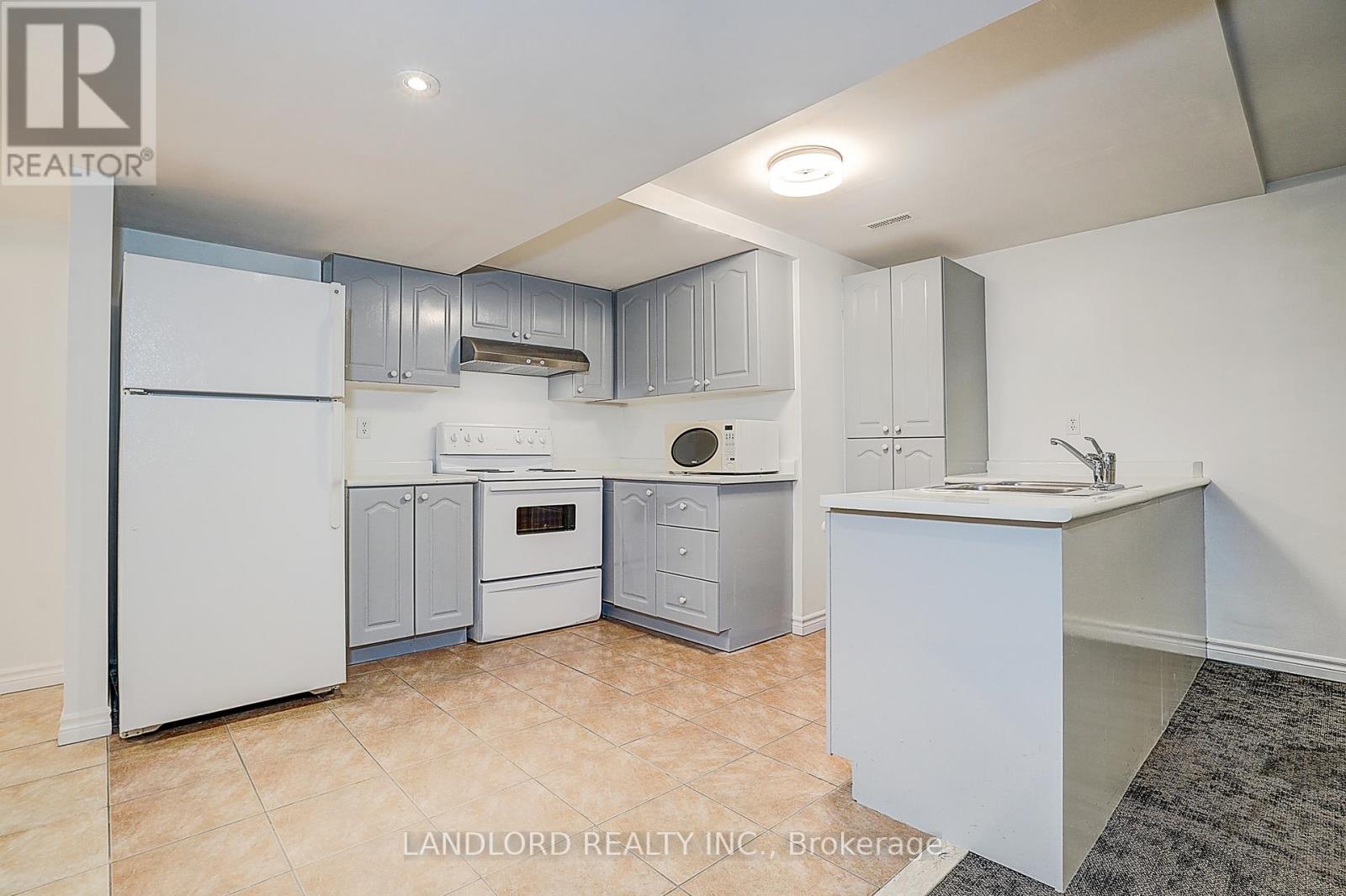 Lower - 8 Wood Dale Road, Vaughan (Concord), Ontario  L4K 5S8 - Photo 19 - N13047846