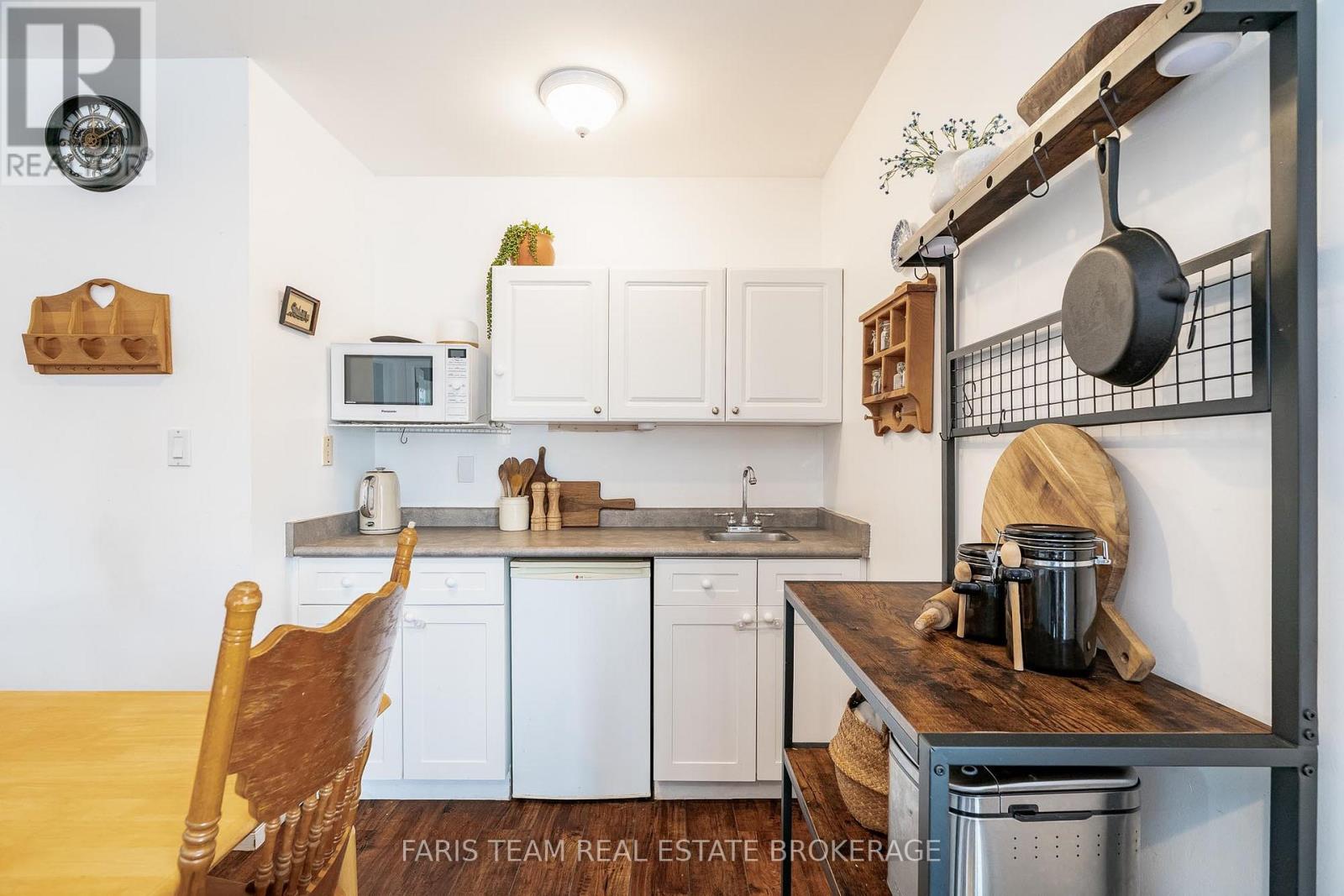 2 Evergreen Lane, Essa (Thornton), Ontario  L0L 2N0 - Photo 29 - N13047862