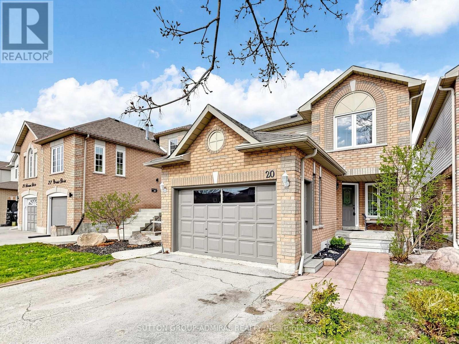 20 Breeze Drive, Bradford West Gwillimbury (Bradford), Ontario  L3Z 3A7 - Photo 2 - N13047884