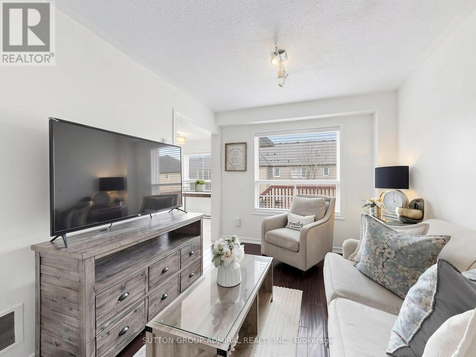 20 Breeze Drive, Bradford West Gwillimbury (Bradford), Ontario  L3Z 3A7 - Photo 5 - N13047884