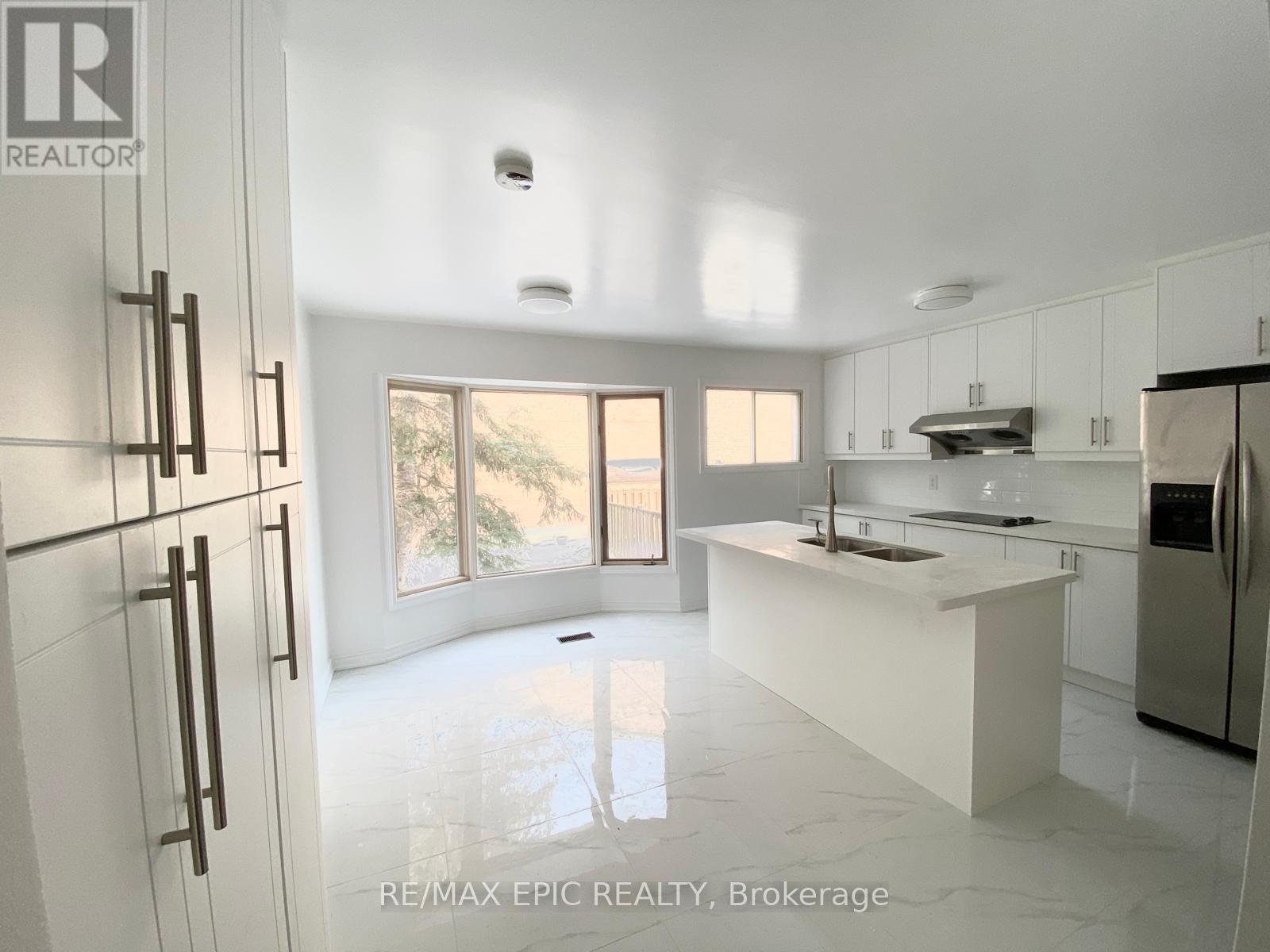 94 Pinewood Drive, Vaughan (Crestwood-Springfarm-Yorkhill), Ontario  L4J 5P6 - Photo 2 - N13047932