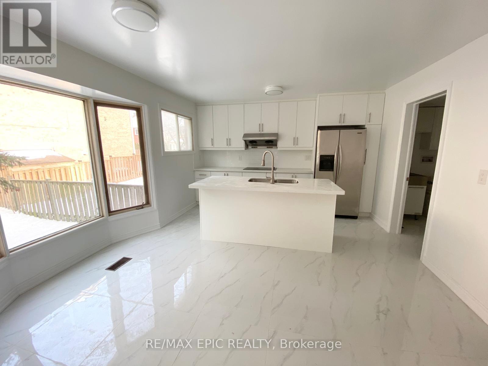 94 Pinewood Drive, Vaughan (Crestwood-Springfarm-Yorkhill), Ontario  L4J 5P6 - Photo 3 - N13047932