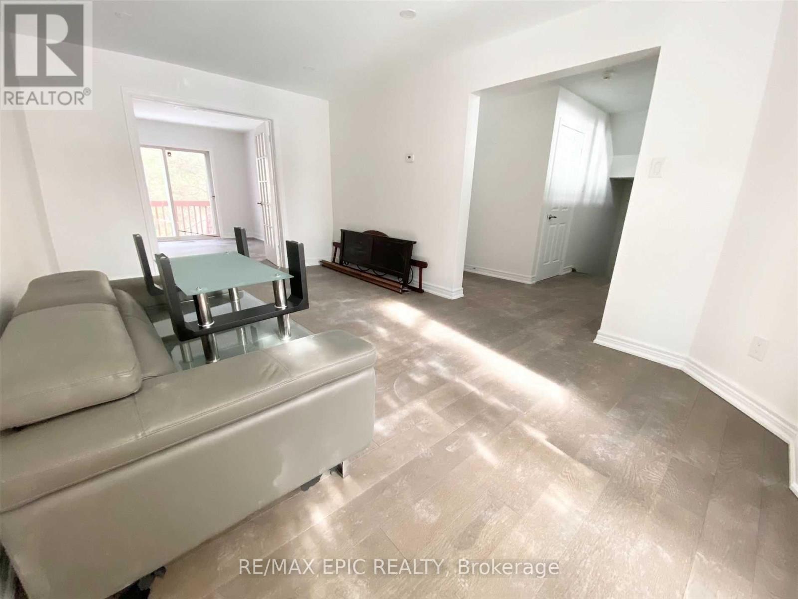 94 Pinewood Drive, Vaughan (Crestwood-Springfarm-Yorkhill), Ontario  L4J 5P6 - Photo 5 - N13047932