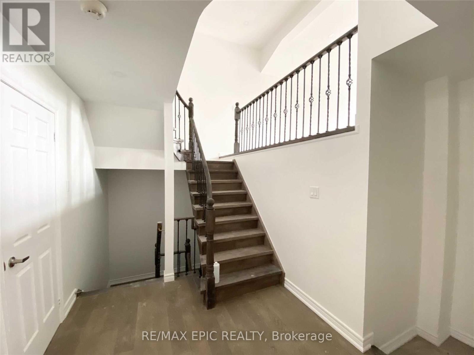 94 Pinewood Drive, Vaughan (Crestwood-Springfarm-Yorkhill), Ontario  L4J 5P6 - Photo 7 - N13047932