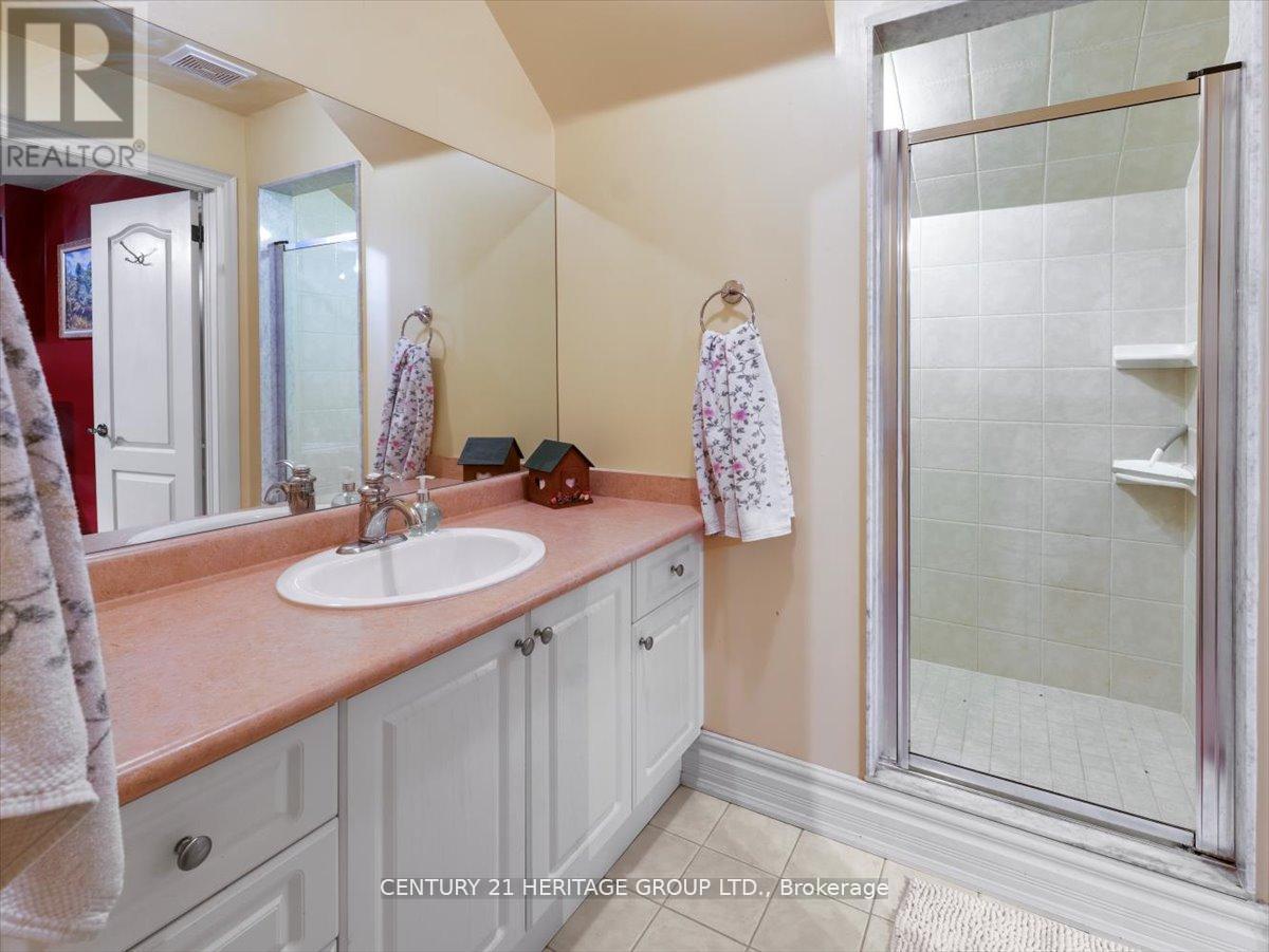 12 Prince Adam Court, King, Ontario  L7B 1M1 - Photo 35 - N13048010