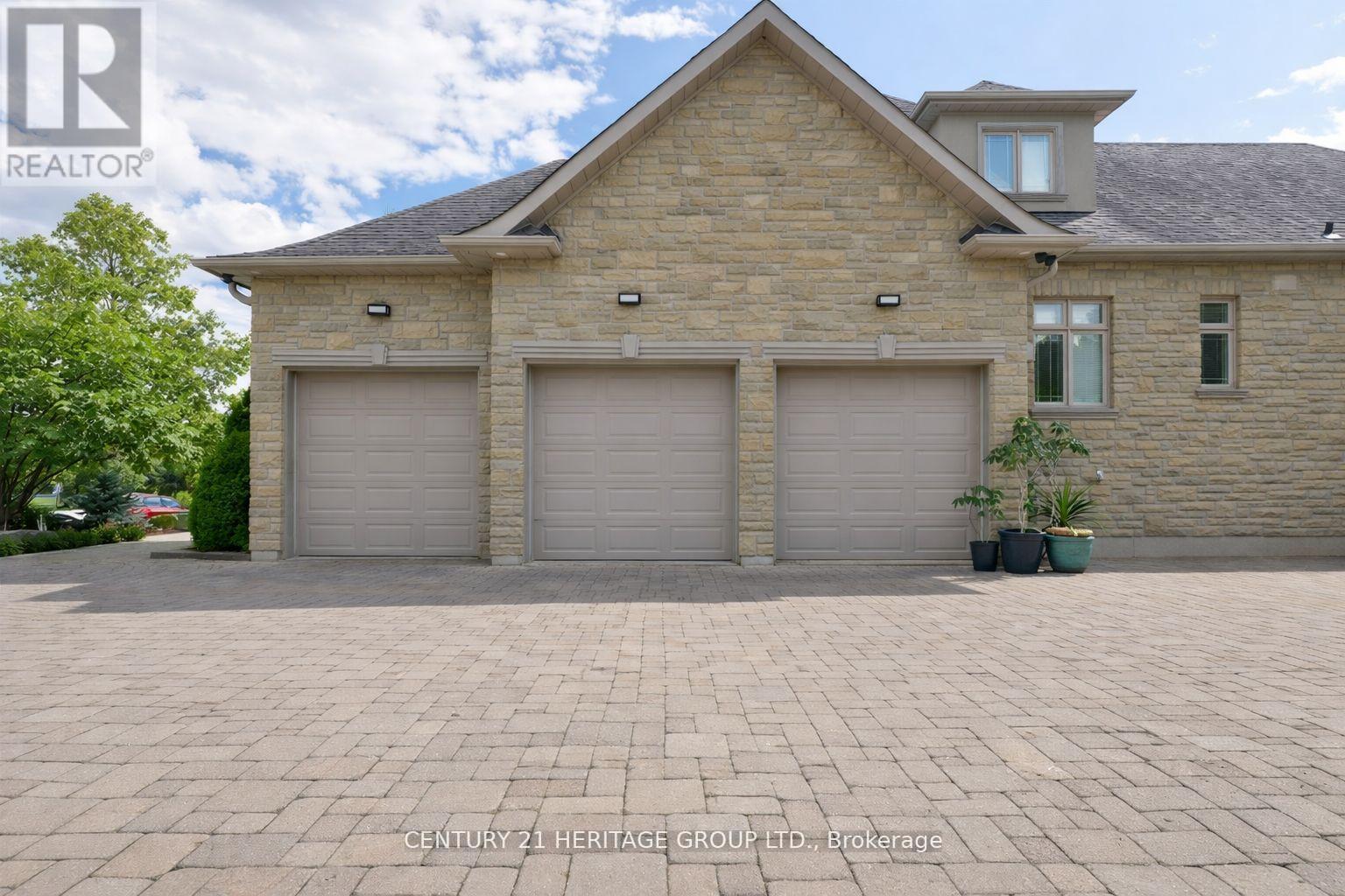 12 Prince Adam Court, King, Ontario  L7B 1M1 - Photo 8 - N13048010