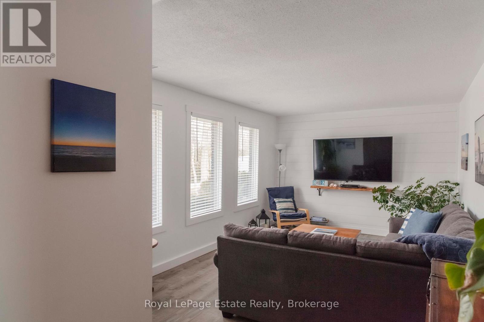 90 Carson Lake Crescent, South Bruce Peninsula, Ontario  N0H 2G0 - Photo 10 - X12921006