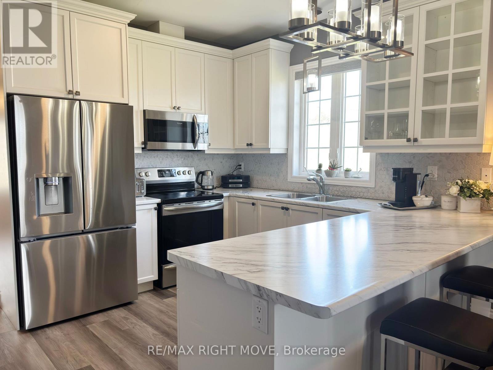 370 Lucy Lane, Orillia, Ontario  L3V 8L3 - Photo 10 - S13047888