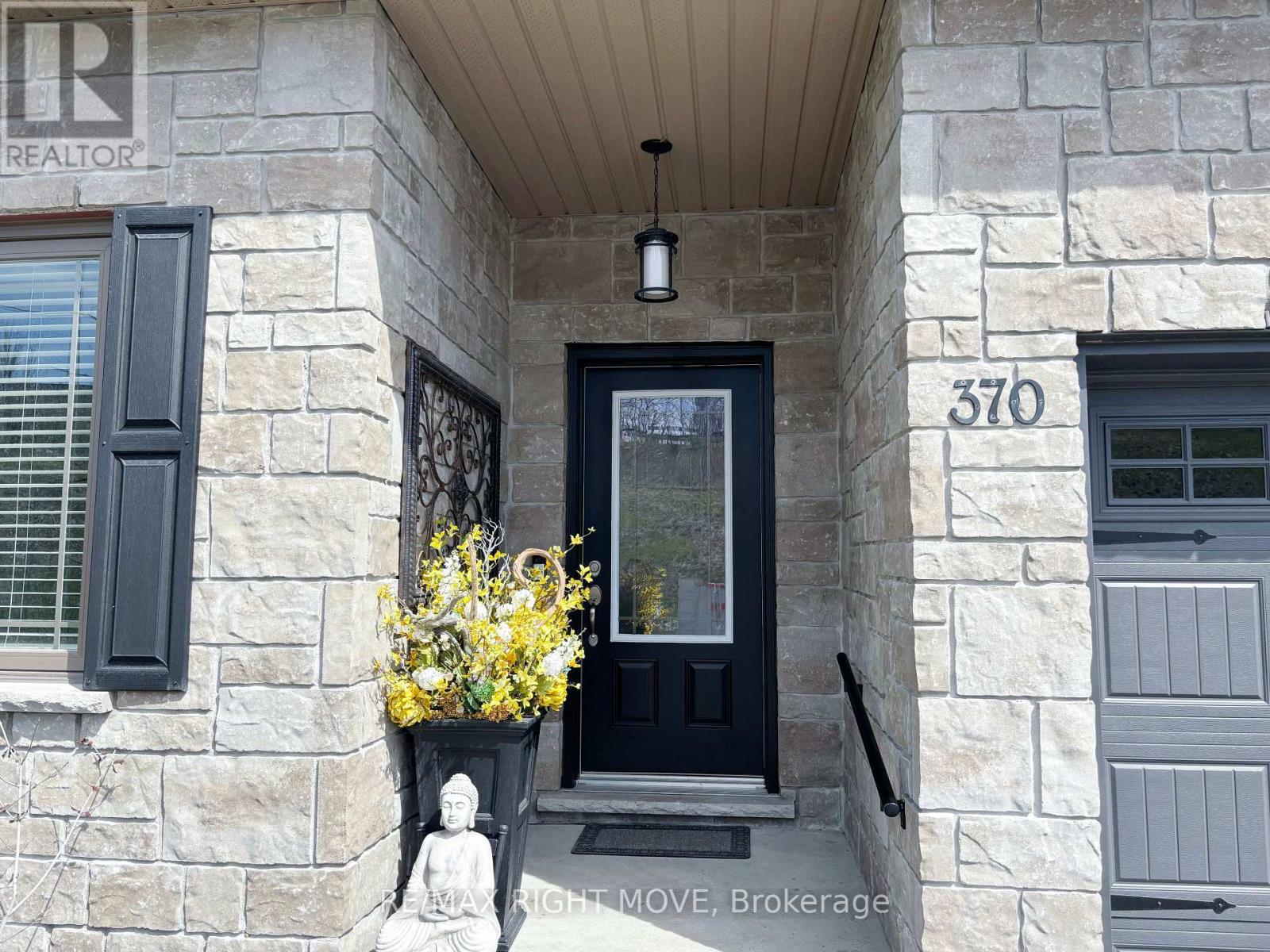 370 Lucy Lane, Orillia, Ontario  L3V 8L3 - Photo 3 - S13047888