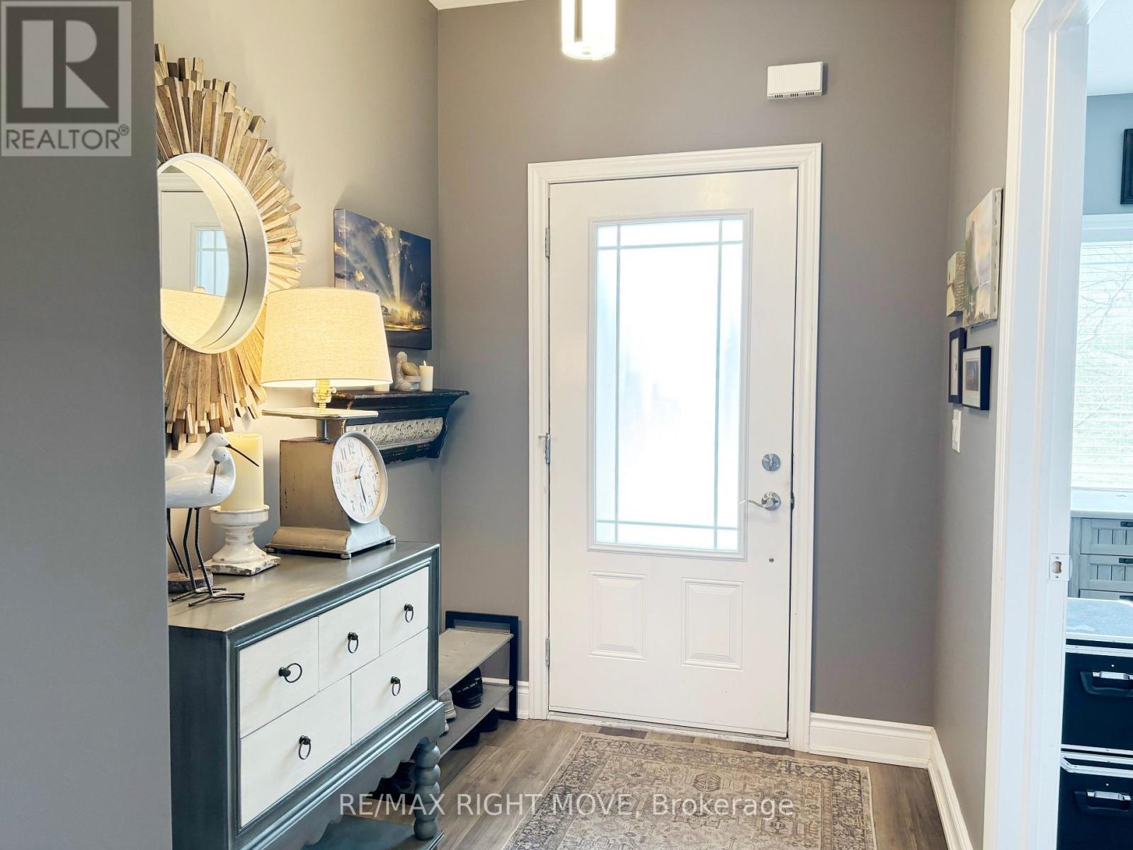 370 Lucy Lane, Orillia, Ontario  L3V 8L3 - Photo 4 - S13047888