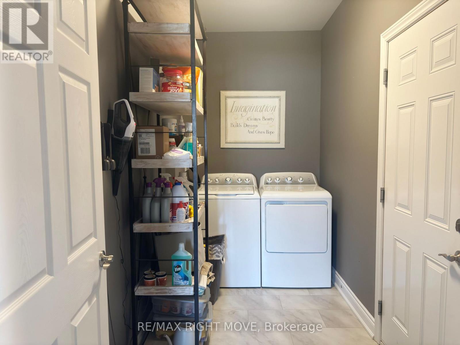 370 Lucy Lane, Orillia, Ontario  L3V 8L3 - Photo 9 - S13047888