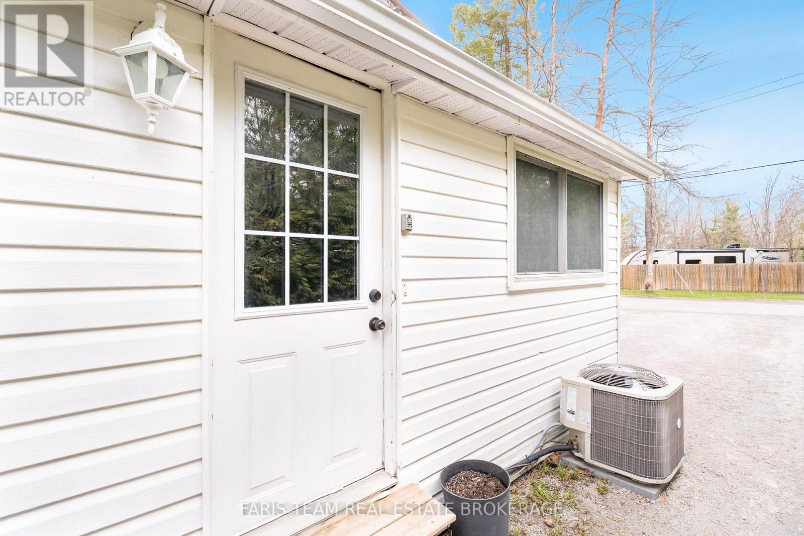 46 Hearthstone Drive, Tay, Ontario  L0K 2C0 - Photo 3 - S13047916