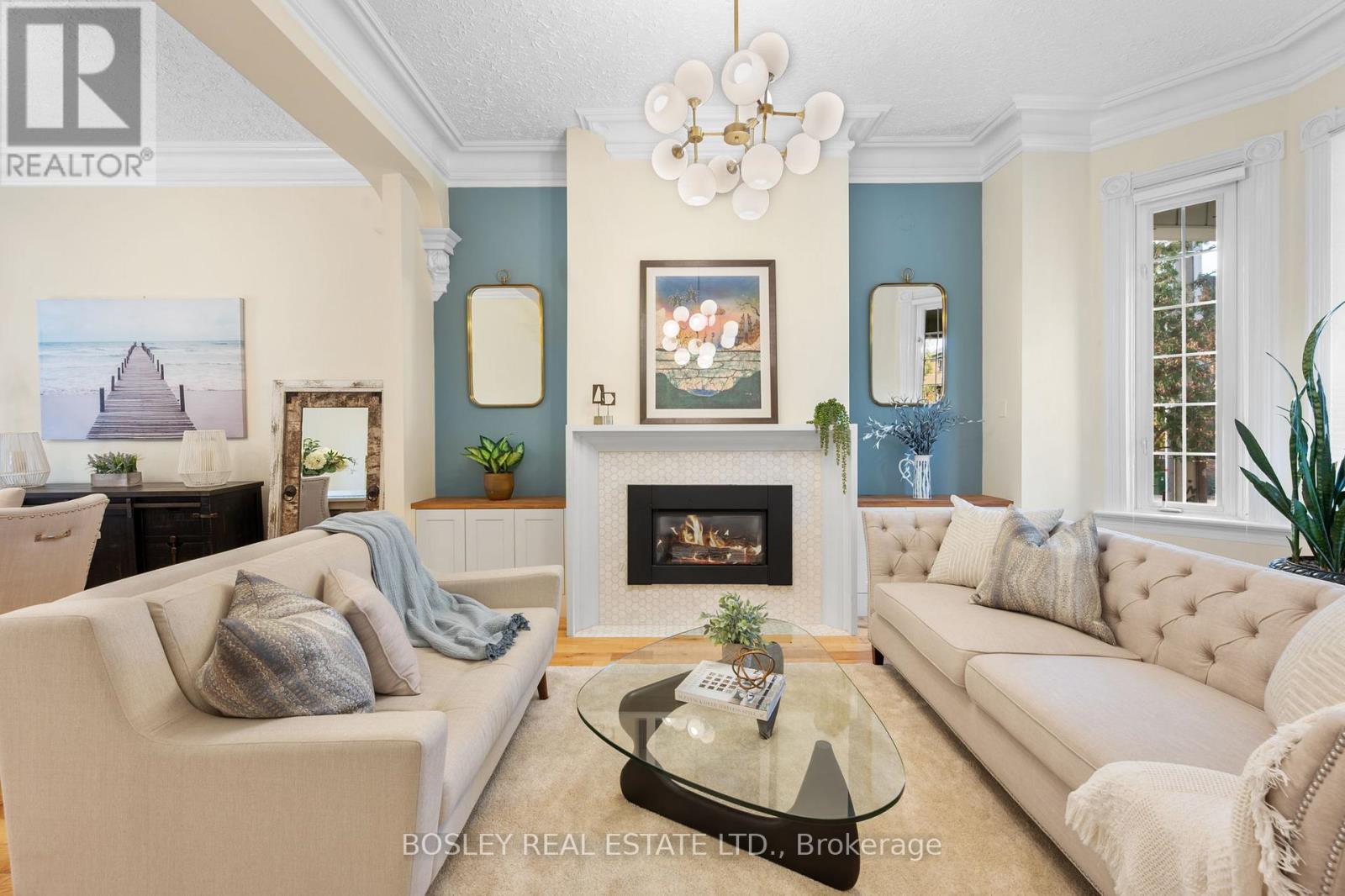 103 MANNING AVENUE, Toronto, Ontario