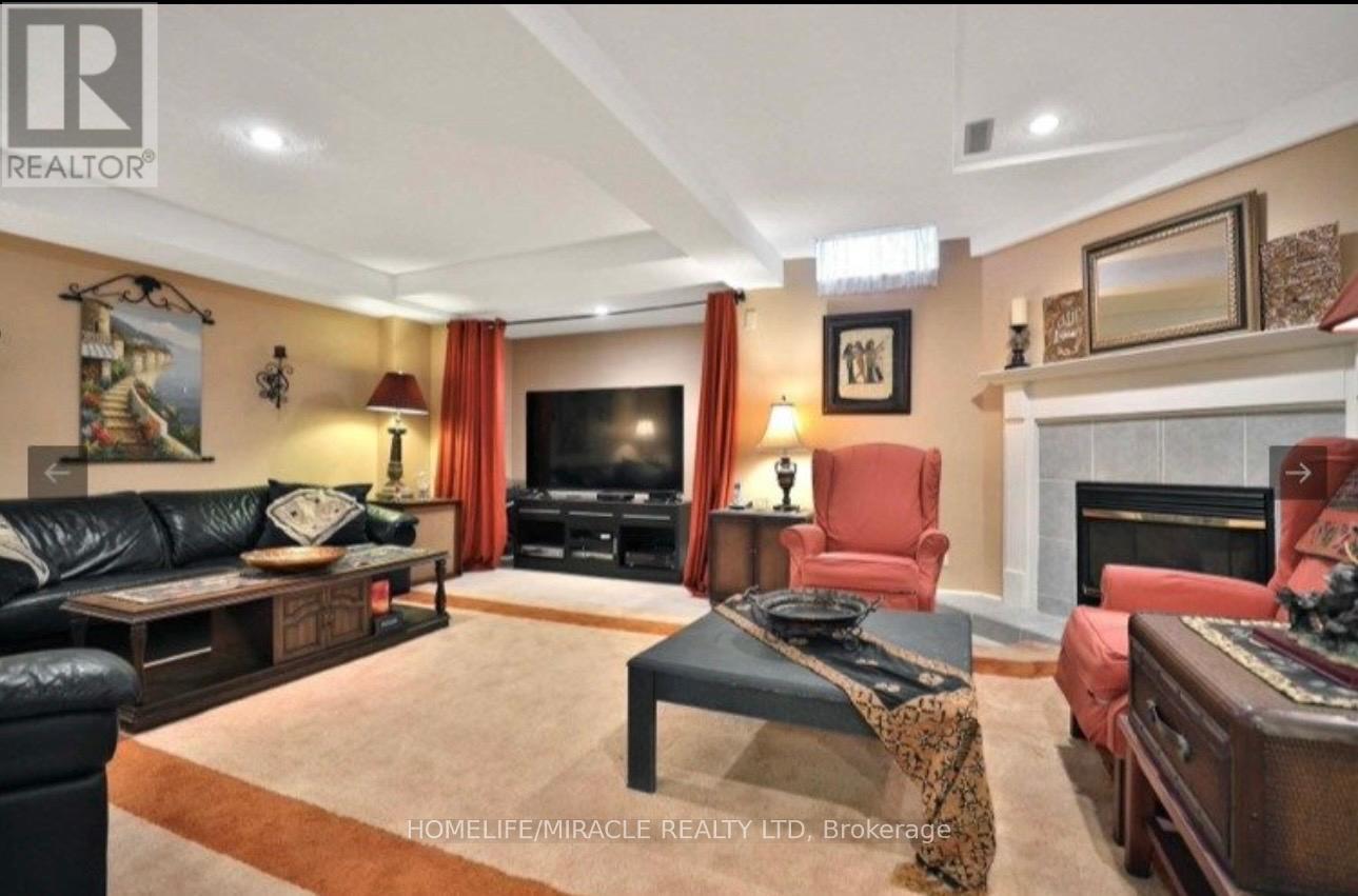 2999 Valcourt Crescent, Mississauga, Ontario  L5L 5J4 - Photo 2 - W13043124