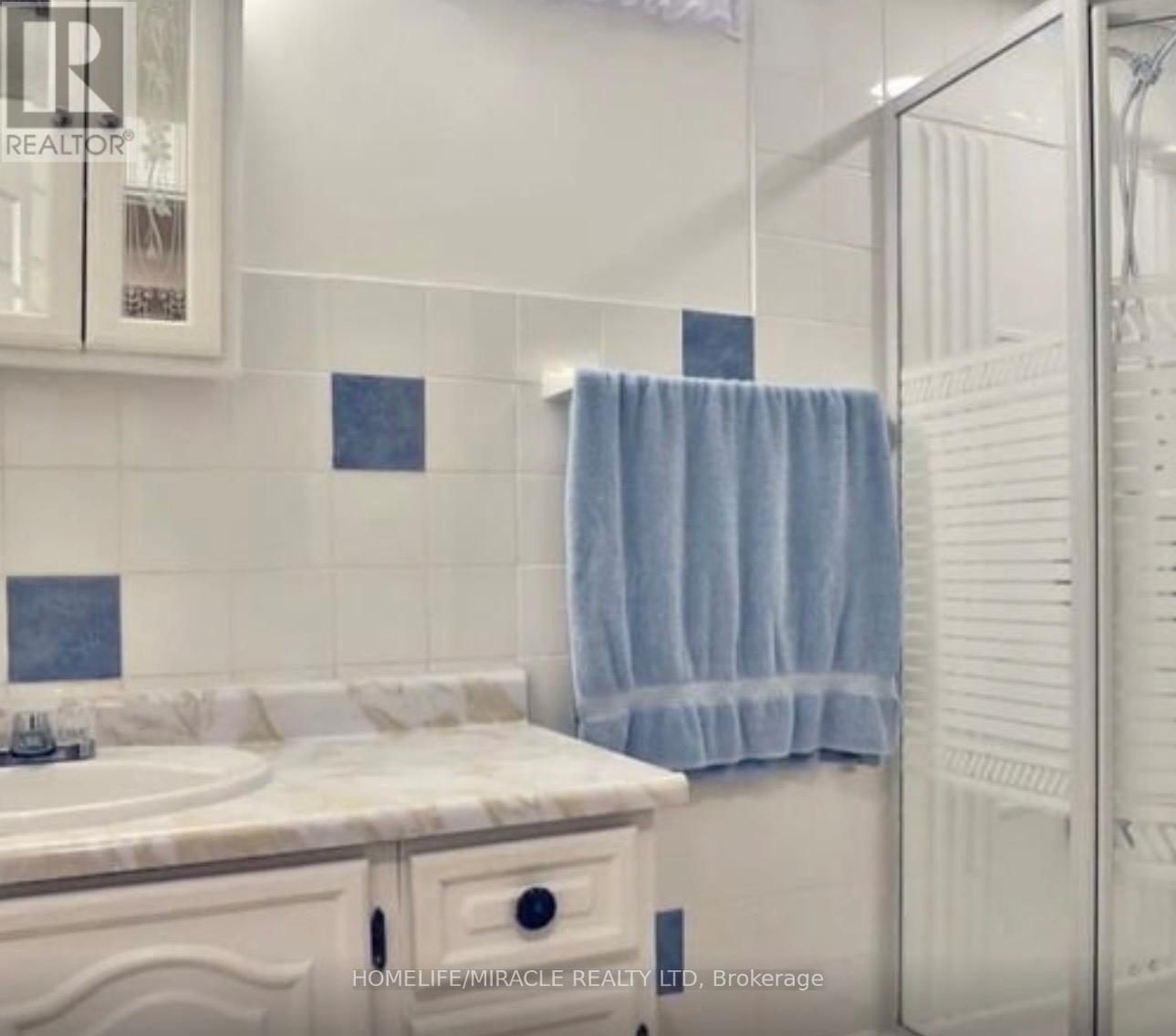 2999 Valcourt Crescent, Mississauga, Ontario  L5L 5J4 - Photo 8 - W13043124