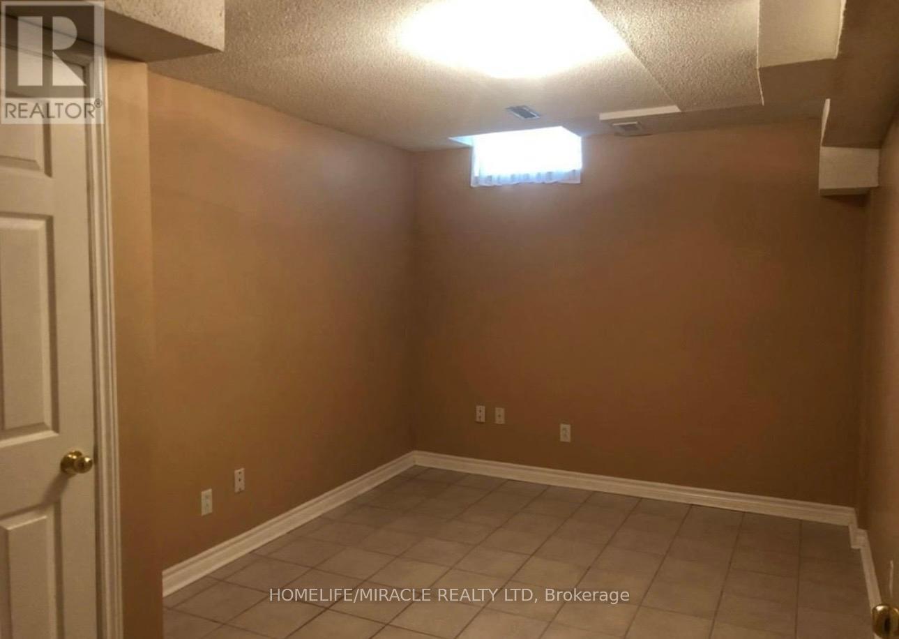 2999 Valcourt Crescent, Mississauga, Ontario  L5L 5J4 - Photo 7 - W13043124