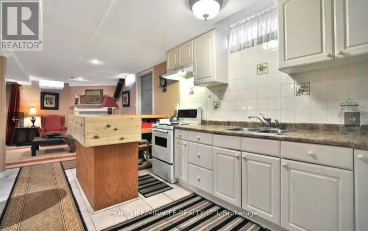 2999 Valcourt Crescent, Mississauga, Ontario  L5L 5J4 - Photo 5 - W13043124