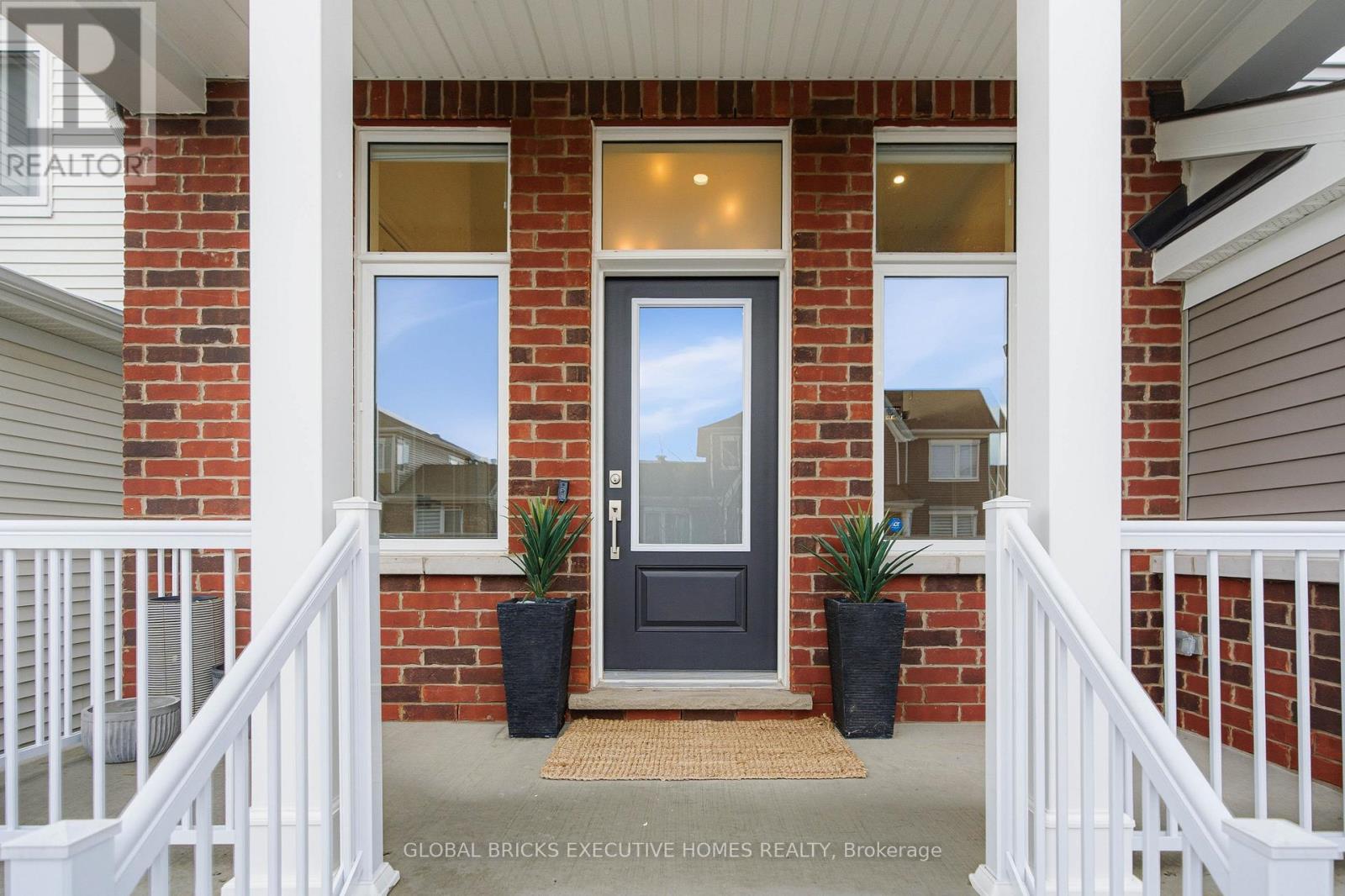 142 Aubrais Crescent, Ottawa, Ontario  K1W 0N1 - Photo 3 - X12964842