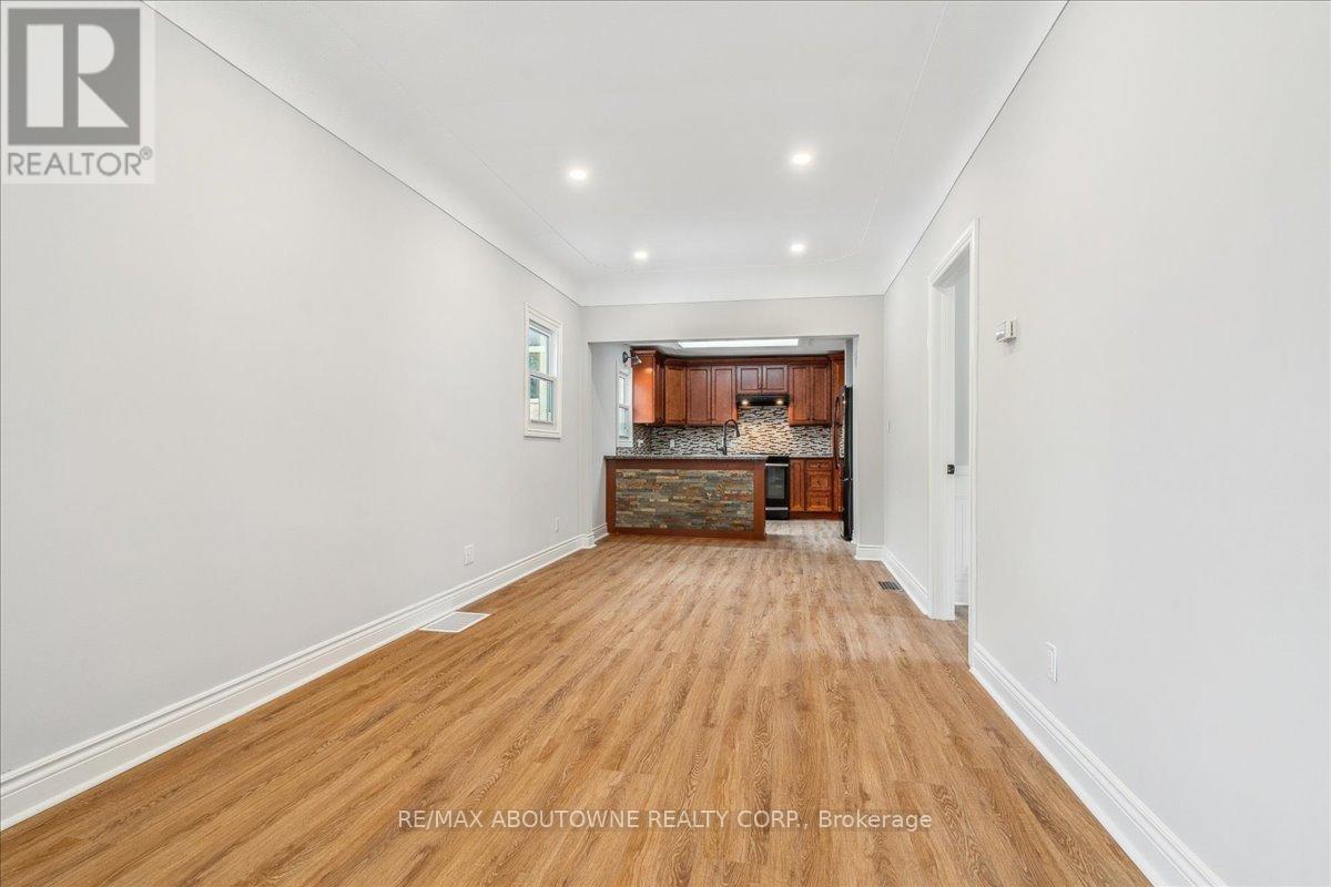 Upper - 93 East 31st Street E, Hamilton, Ontario  L9V 3N9 - Photo 2 - X13041358