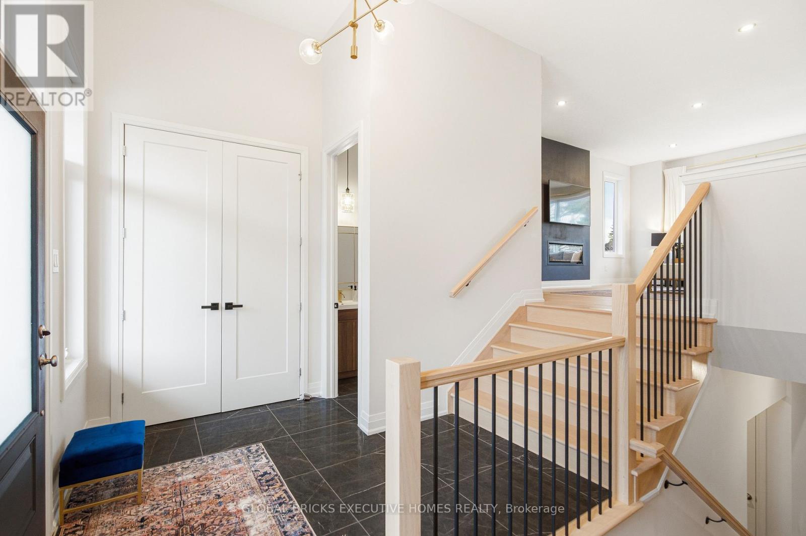 142 Aubrais Crescent, Ottawa, Ontario  K1W 0N1 - Photo 5 - X12964842