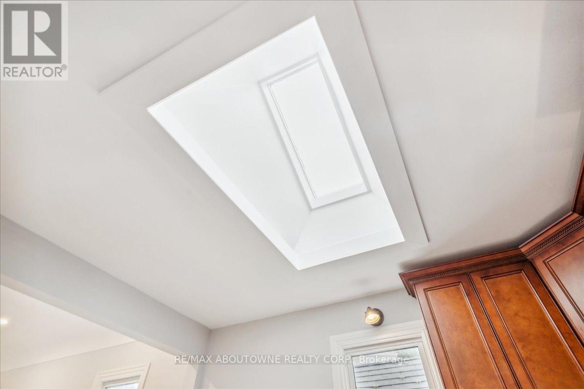 Upper - 93 East 31st Street E, Hamilton, Ontario  L9V 3N9 - Photo 5 - X13041358