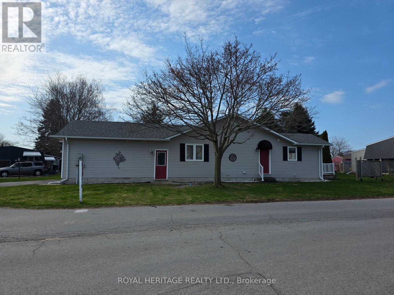 118 Bluffs Road, Clarington, Ontario  L1B 1A8 - Photo 3 - E12833450