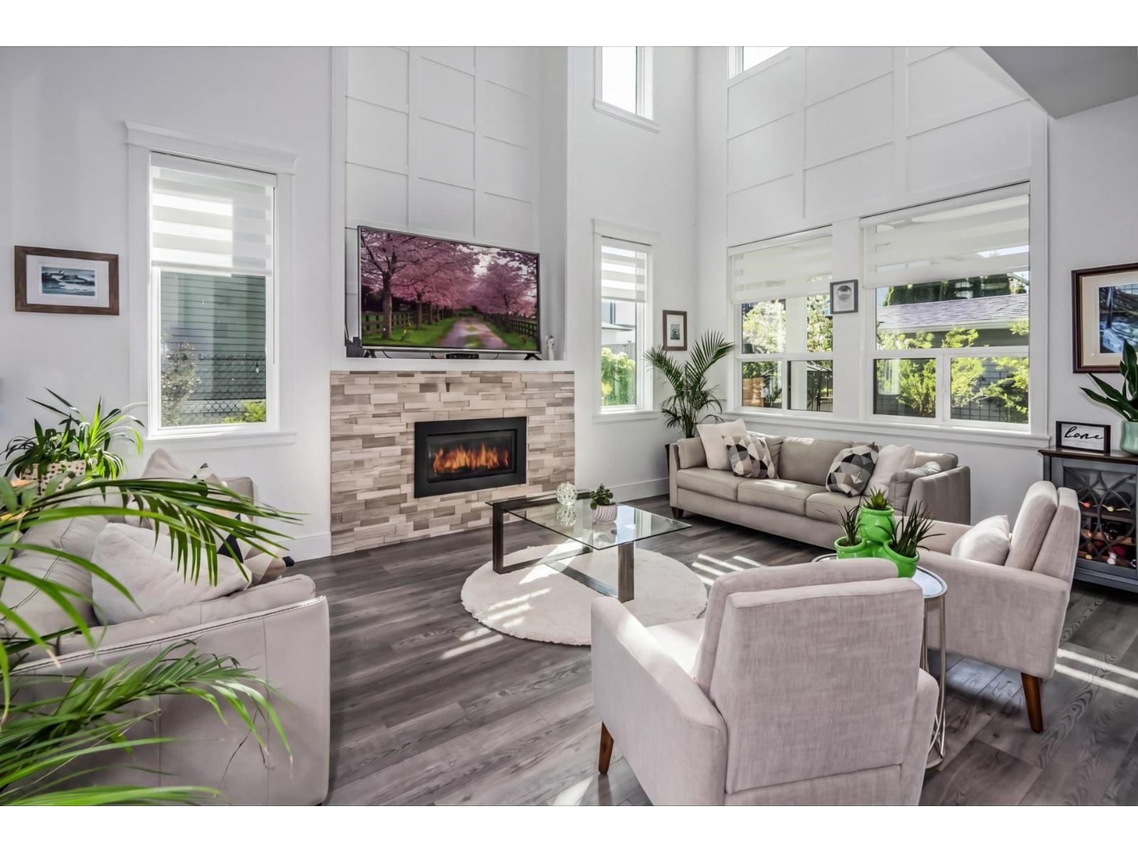 35272 Mcewen Avenue, Mission, British Columbia  V2V 0G2 - Photo 2 - R3115884