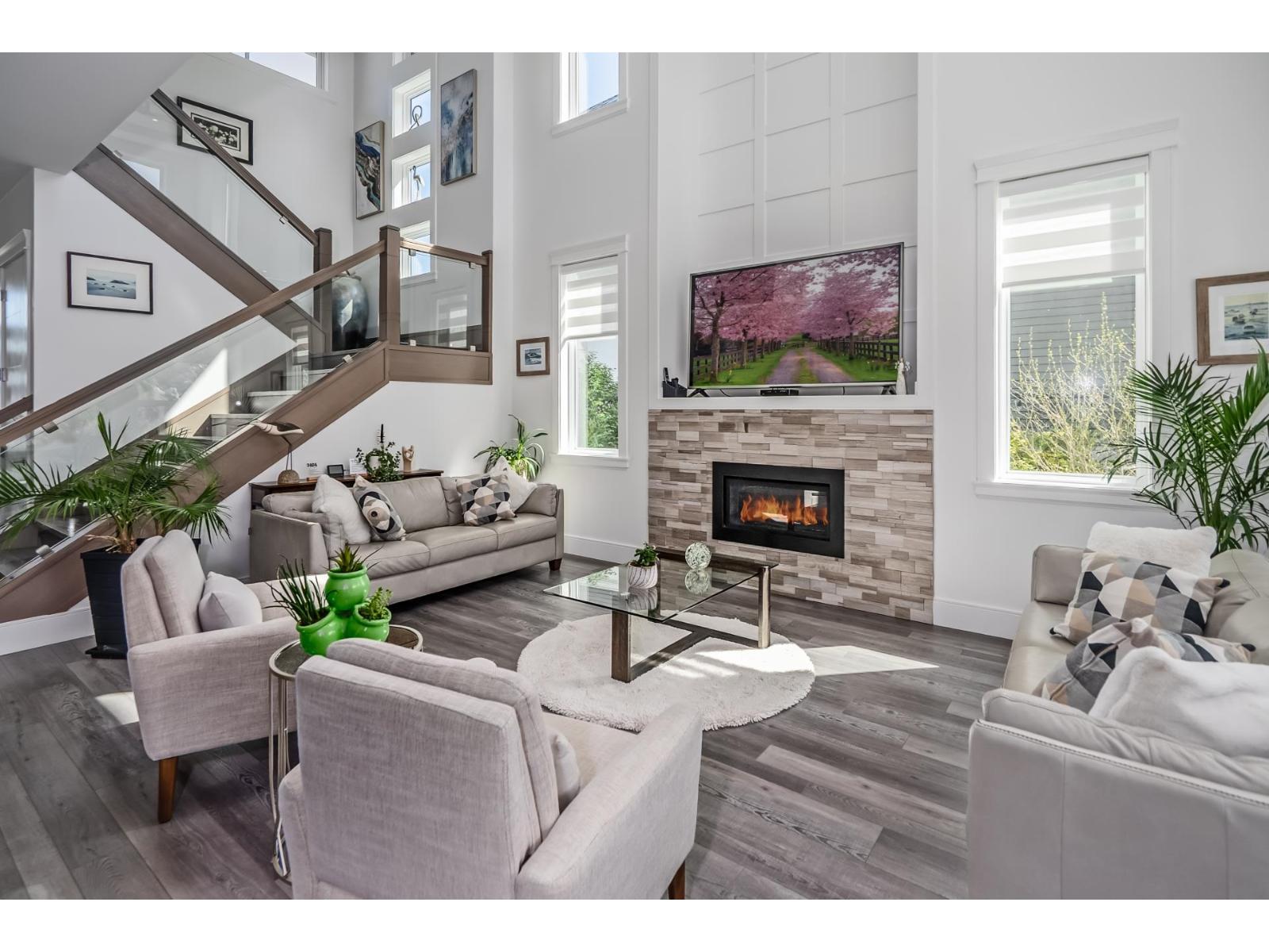 35272 Mcewen Avenue, Mission, British Columbia  V2V 0G2 - Photo 3 - R3115884