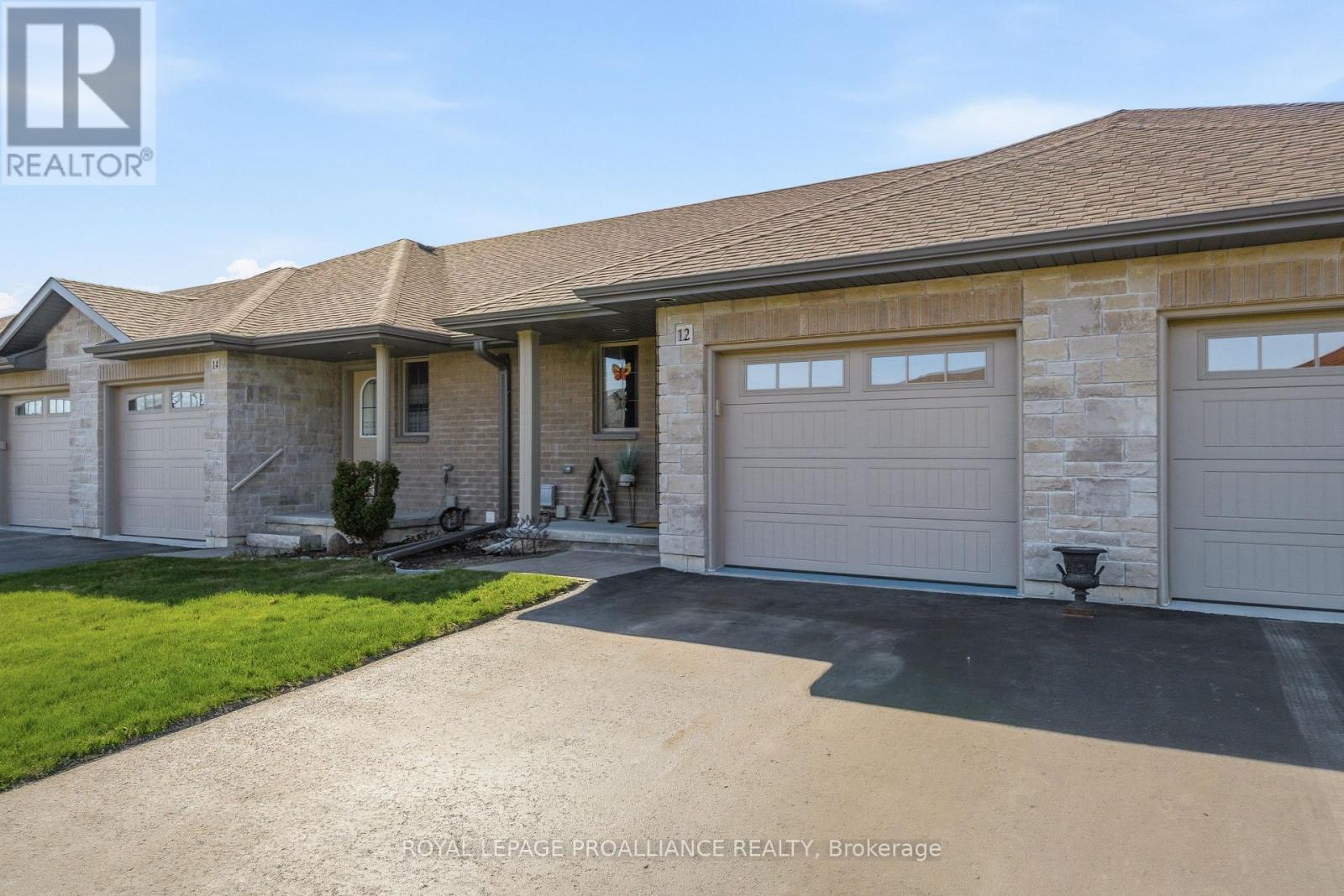 12 Cortland Crescent, Quinte West, Ontario  K8V 0E9 - Photo 2 - X13048116