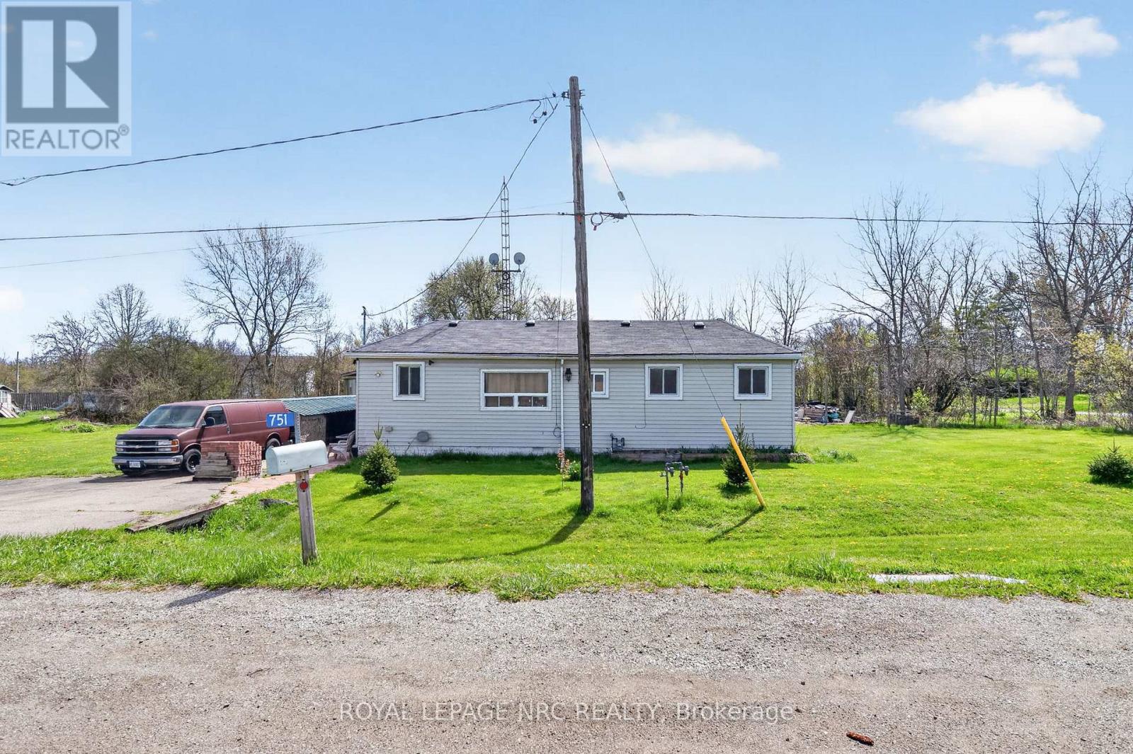 751 Bowen Road, Fort Erie, Ontario  L2A 5M4 - Photo 2 - X12969920