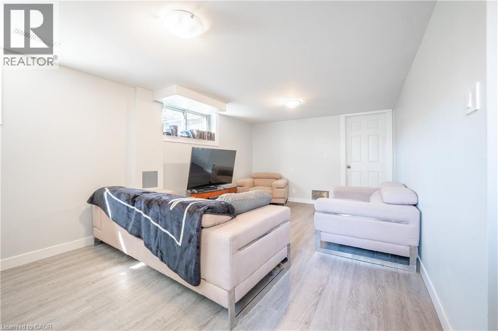 211 Dixon Street, Kitchener, Ontario  N2G 3E8 - Photo 8 - 40823985